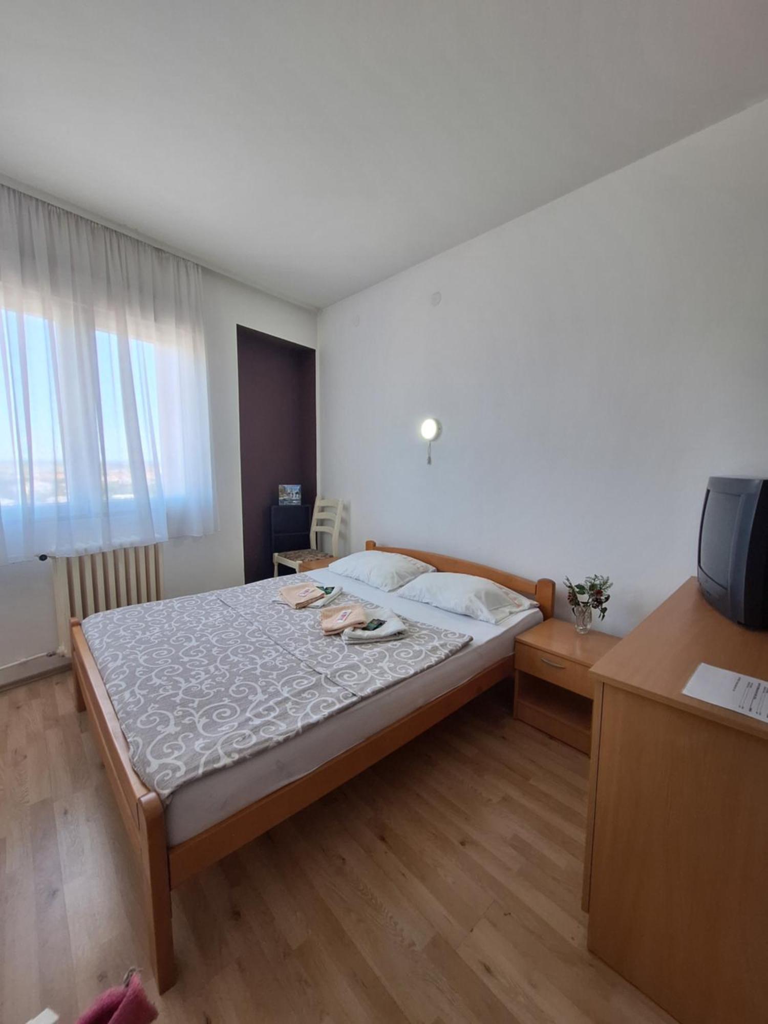 Hotel Konaciste Trstenik 外观 照片